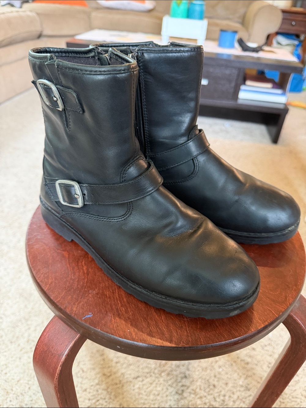 UGG Harwell  black leather ankle boots